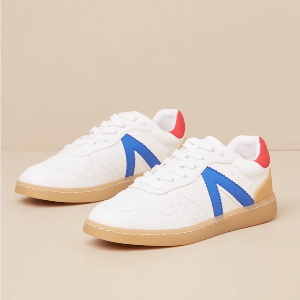 Mia Vesta Sneaker NWOT